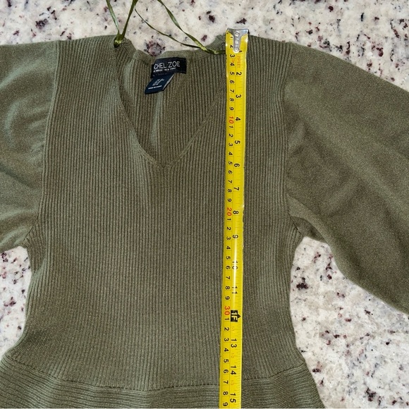 Rachel Zoe Olive Dress Size Medium Long Sleeve Fit Flare Vneck Green Designer - Picture 8 of 10